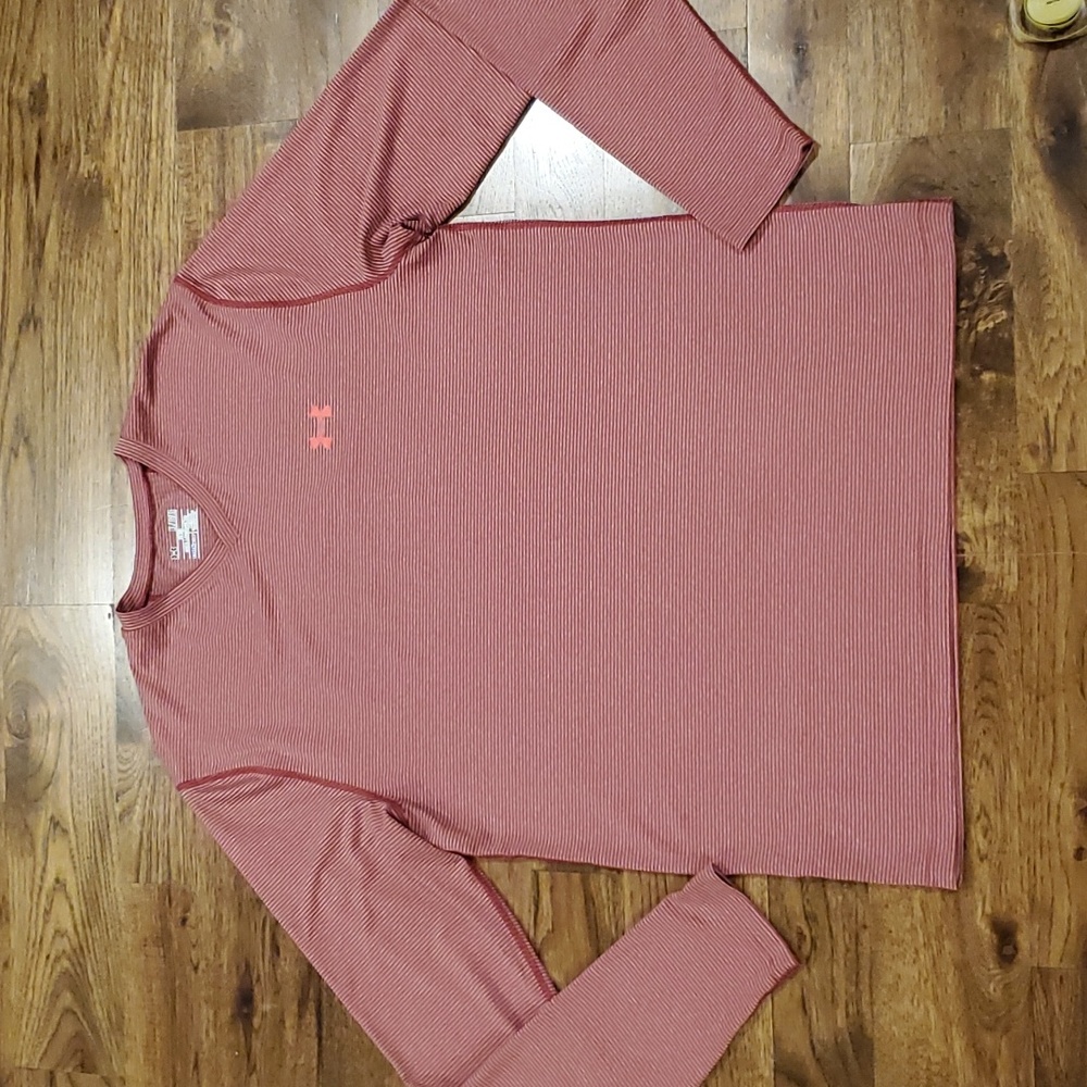 Mens Under Armour red & white fitted active shirt size XL